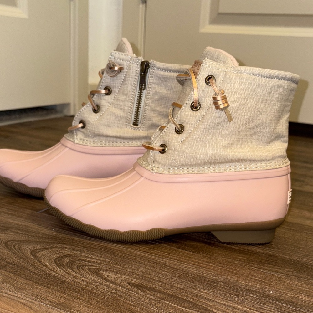 Sperry Women's Saltwater canvas pink and oat Duck Boots - Picture 4 of 8